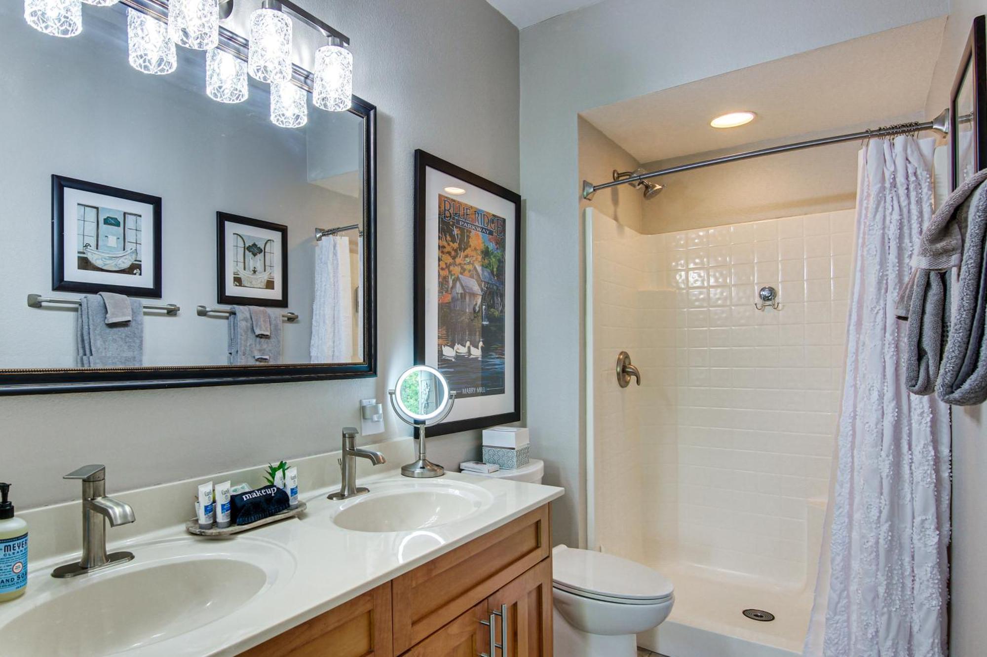Lake Lure Condo With Resort Pool And Beach Access! מראה חיצוני תמונה